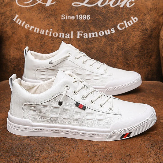 2023 Men's New Versatile Shoes White Men Vulcanized Shoes Casual Board Shoes Slip on Flat Shoes Summer Breathable Leather Shoes